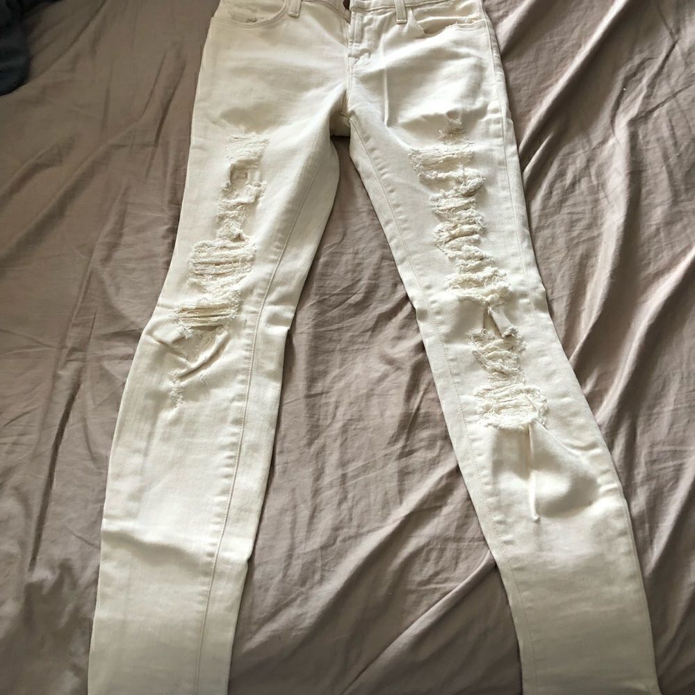 J brand cream color destroyed distressed denim 25